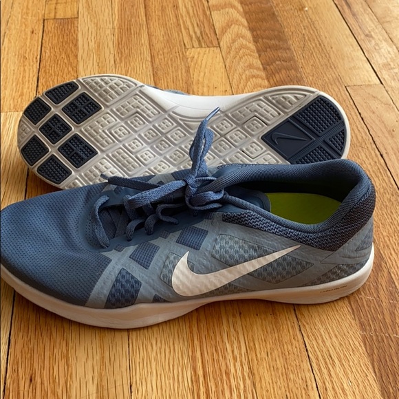 LIKE NEW Nike Training Lunar Luc TR - Picture 4 of 4